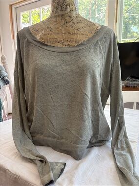We The Free Heather Gray Scoop Neck Long Sleeve Top